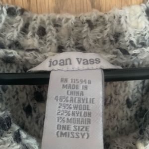 Short sleeve sweater